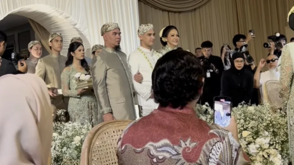 Ahmad Dhani dan Irwan Mussry: Momen Bersejarah di Pernikahan Al Ghazali