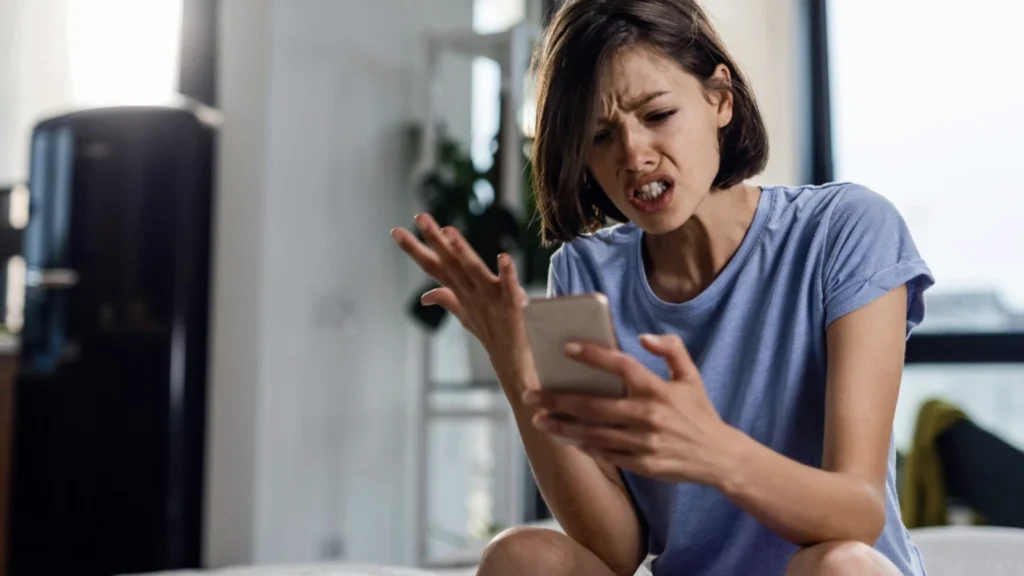 Fenomena Doomscrolling dan Dampaknya pada Kesehatan Mental