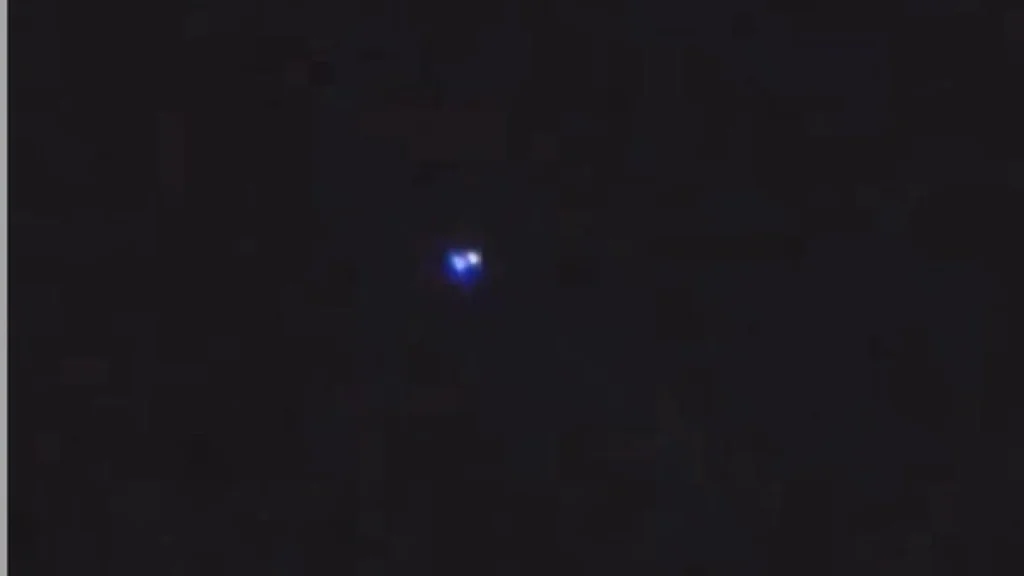 Objek Misterius di Langit Depok: UFO atau Suar?