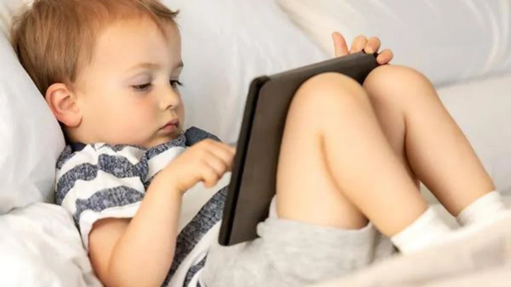 Bahaya Screen Time Berlebihan pada Anak Balita