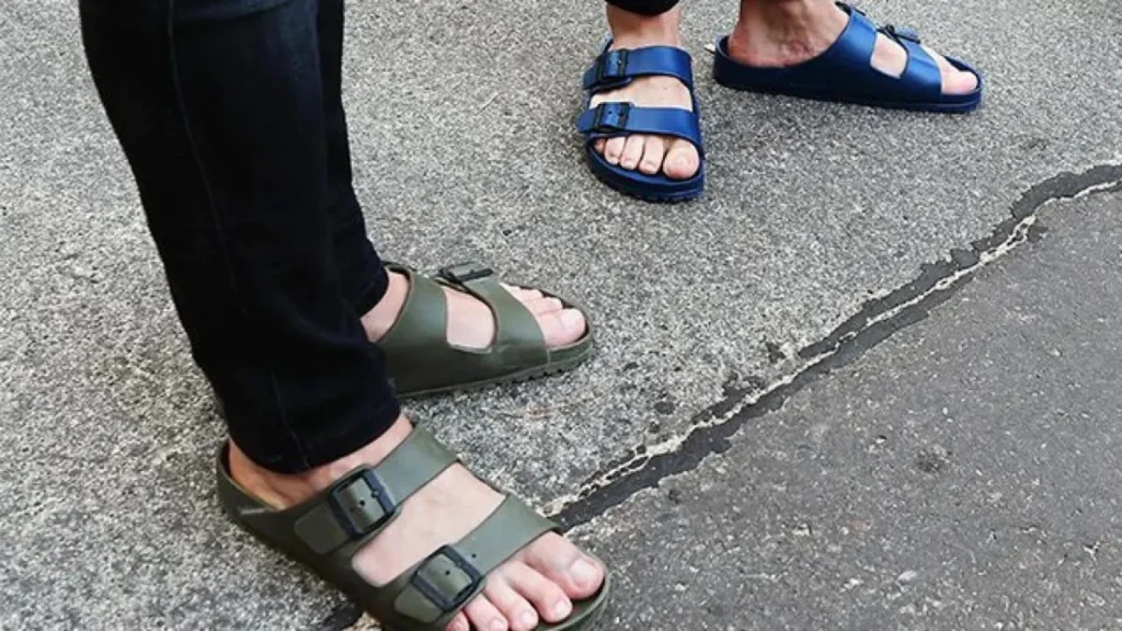 Panduan Memilih Sandal Terbaik untuk Perjalanan Jauh