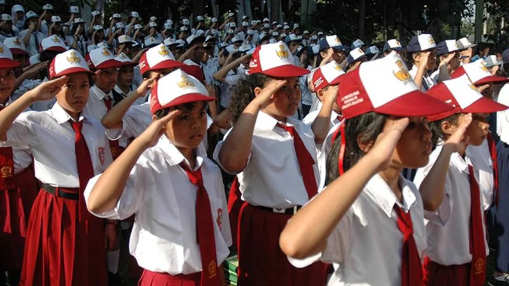 Imbauan Hentikan Aktivitas Tiga Menit Saat Pengibaran Bendera Merah Putih